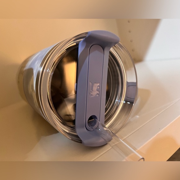 🎉LAST PIECE🎉Stanley 40 oz. Quencher H2.0 FlowState Tumbler Ocean Tie Dye - Picture 6 of 9